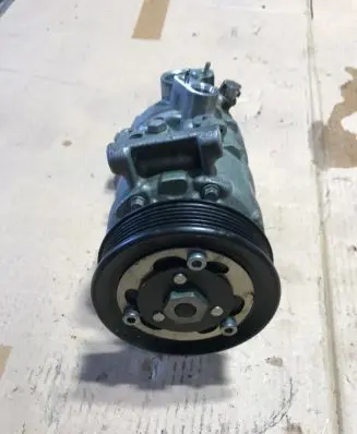 Volkswagen Caddy Air conditioning (A/C) compressor (pump) 5Q0820803F