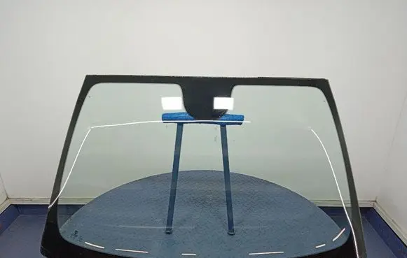 Fiat 500E Front windscreen/windshield window 