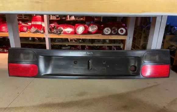 Renault Laguna I Trunk door license plate light bar 22260002 7700820049