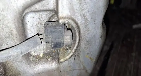Subaru Legacy Fuel injector 