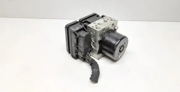 Volvo V70 ABS Pump 31329139