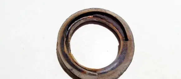 Volvo S70 V70 V70 XC Front coil spring rubber mount 