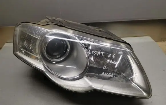 Volkswagen PASSAT B6 Headlight/headlamp 3C0941006T