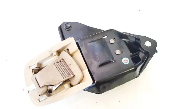 Toyota RAV 4 (XA30) Middle seatbelt (rear) g091801