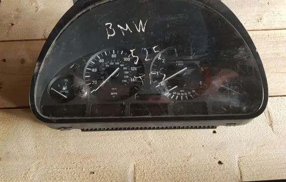 BMW 5 E39 Speedometer (instrument cluster) 8372358