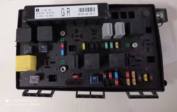 Opel Zafira B Fuse module 13206745 5DK00866832