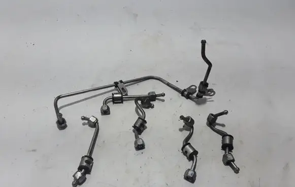 Ford Ranger Fuel injector supply line/pipe 2098611