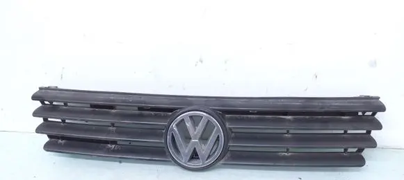 Volkswagen PASSAT B4 Front bumper upper radiator grill 3A0853664A