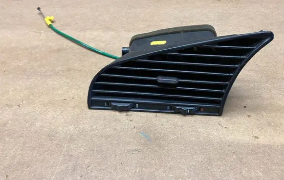 BMW 3 E36 Dashboard air vent grill cover trim 8363534