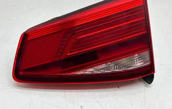 Volkswagen PASSAT B8 Tailgate rear/tail lights A046341 3G9945094E