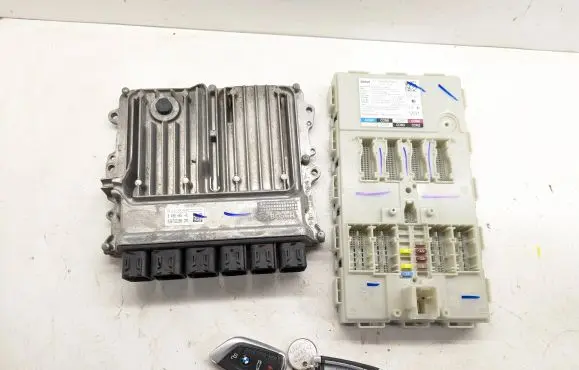 Engine ECU kit and lock set