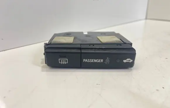 Toyota Avensis T250 Windscreen/window heater switch 847906130