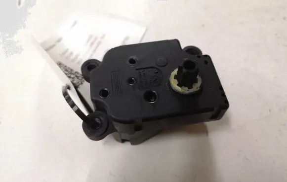 Citroen C5 Air flap motor/actuator P2861001UA31