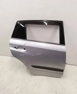 Subaru Levorg Rear door