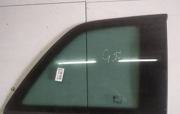 Opel Zafira B Rear side window AS3