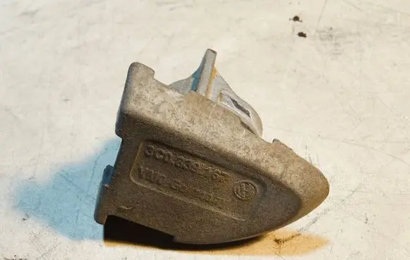 Volkswagen PASSAT B7 Front door handle cover 3C0839167