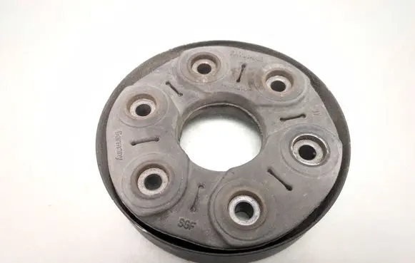 Volkswagen PASSAT B7 Rear prop shaft donut coupling/joint GAV01003