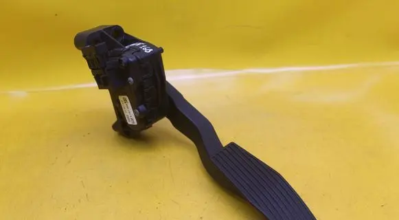 Opel Astra H Accelerator throttle pedal 6PV00811200 9157998BK