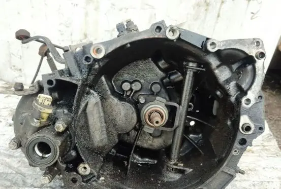 Manual 5 speed gearbox