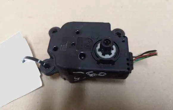 Citroen C5 Air flap motor/actuator P2861001UA41