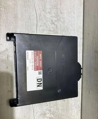 Toyota Yaris Central body control module 89221-0D870 MB2381008010