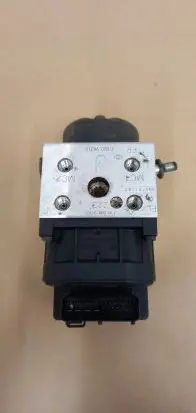 Nissan Navara D22 ABS Pump 47660 VK310 39271147