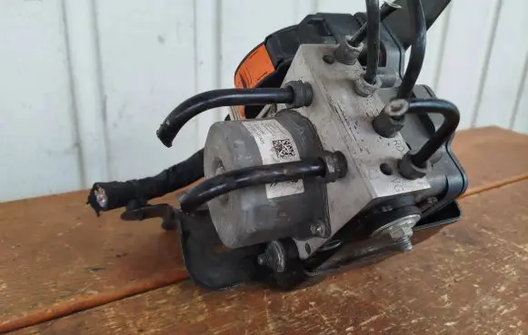 Peugeot 308 ABS Pump 9806742980