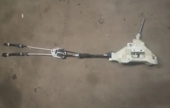 KIA Xceed Gear shift cable linkage