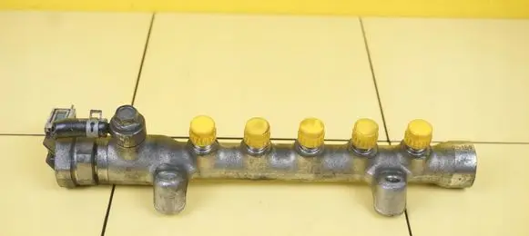 Mazda 6 Fuel line pipe SH01