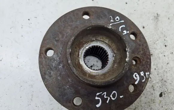 BMW 5 E39 Rear wheel hub