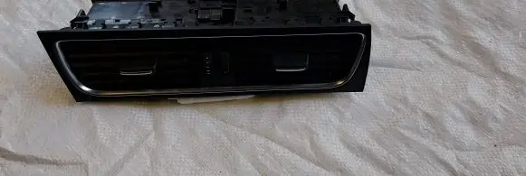 Audi A4 S4 B8 8K Dash center air vent grill 8T1820951B