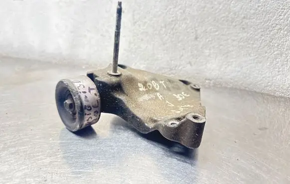 Chevrolet Captiva A/C compressor mount bracket 12605471