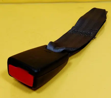 Rear seatbelt buckle