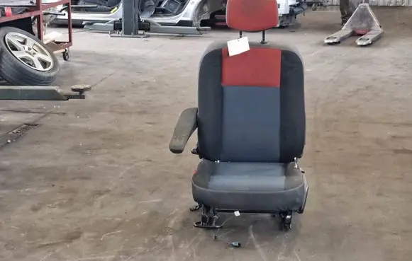 Renault Master III Front driver seat 
