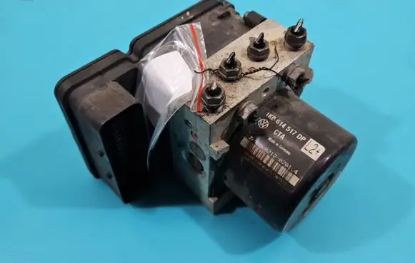 Volkswagen Touran I ABS Pump 1K0614517DP IMPRK1411770