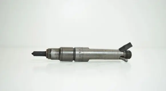Audi A4 S4 B5 8D Fuel injector 028130201T