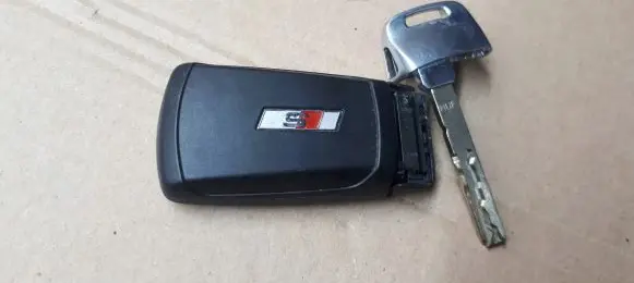 Audi A4 S4 B9 Ignition key/card 8W0959754CA