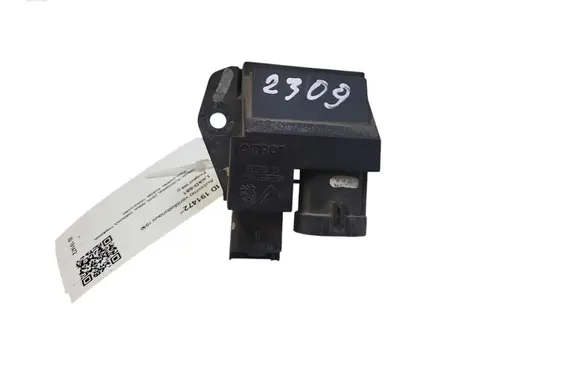 Coolant fan relay