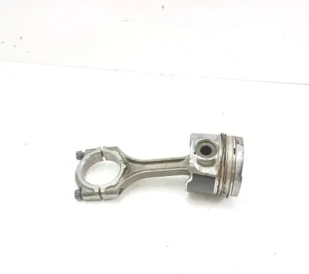 Toyota Avensis T250 Piston with connecting rod