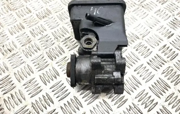 BMW 3 E46 Power steering pump 91208