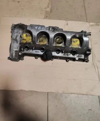 Toyota Corolla Verso AR10 Rocker cam cover 112010R011