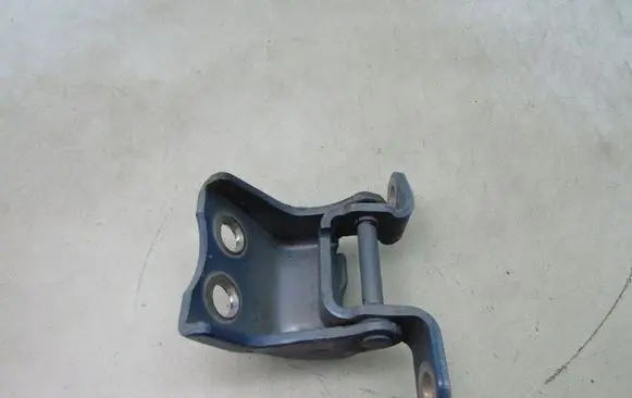 Honda ZR-V Front door lower hinge ZRV