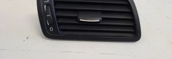 Volkswagen PASSAT B6 Dashboard side air vent grill/cover trim 3C1819702E P0108667 T0024375