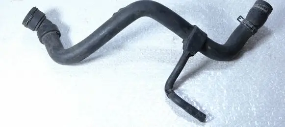 Audi A6 S6 C5 4B Engine coolant pipe/hose 4B0121101E