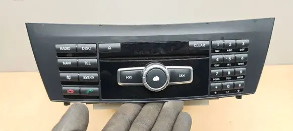Mercedes-Benz C W204 Radio/CD/DVD/GPS head unit A2049003211