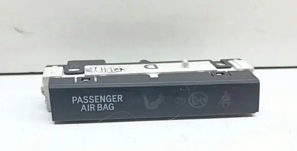 Toyota Prius (XW30) Passenger airbag on/off switch 8315047040