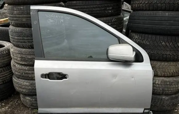 KIA Sorento Front door 43R000382 E000008 DOT748M352AS2