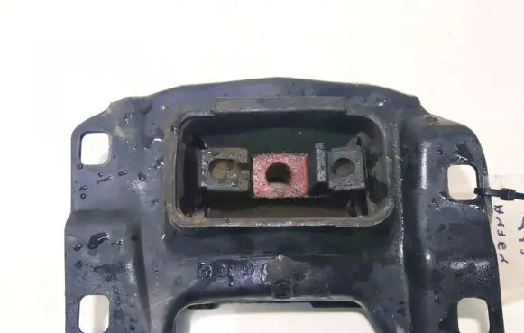 Volvo V50 Engine mount bracket 349311 463608