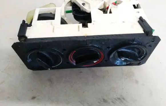 Audi A4 S4 B5 8D Climate control unit 250995a