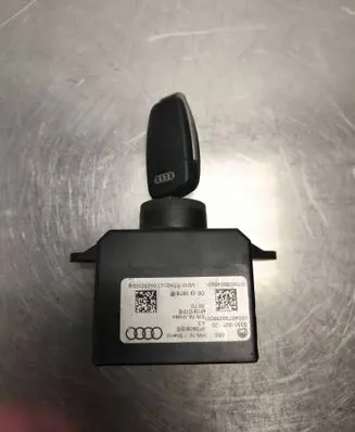 Audi A4 S4 B7 8E 8H Ignition lock 33301301 4F0910131E 4F0909131E